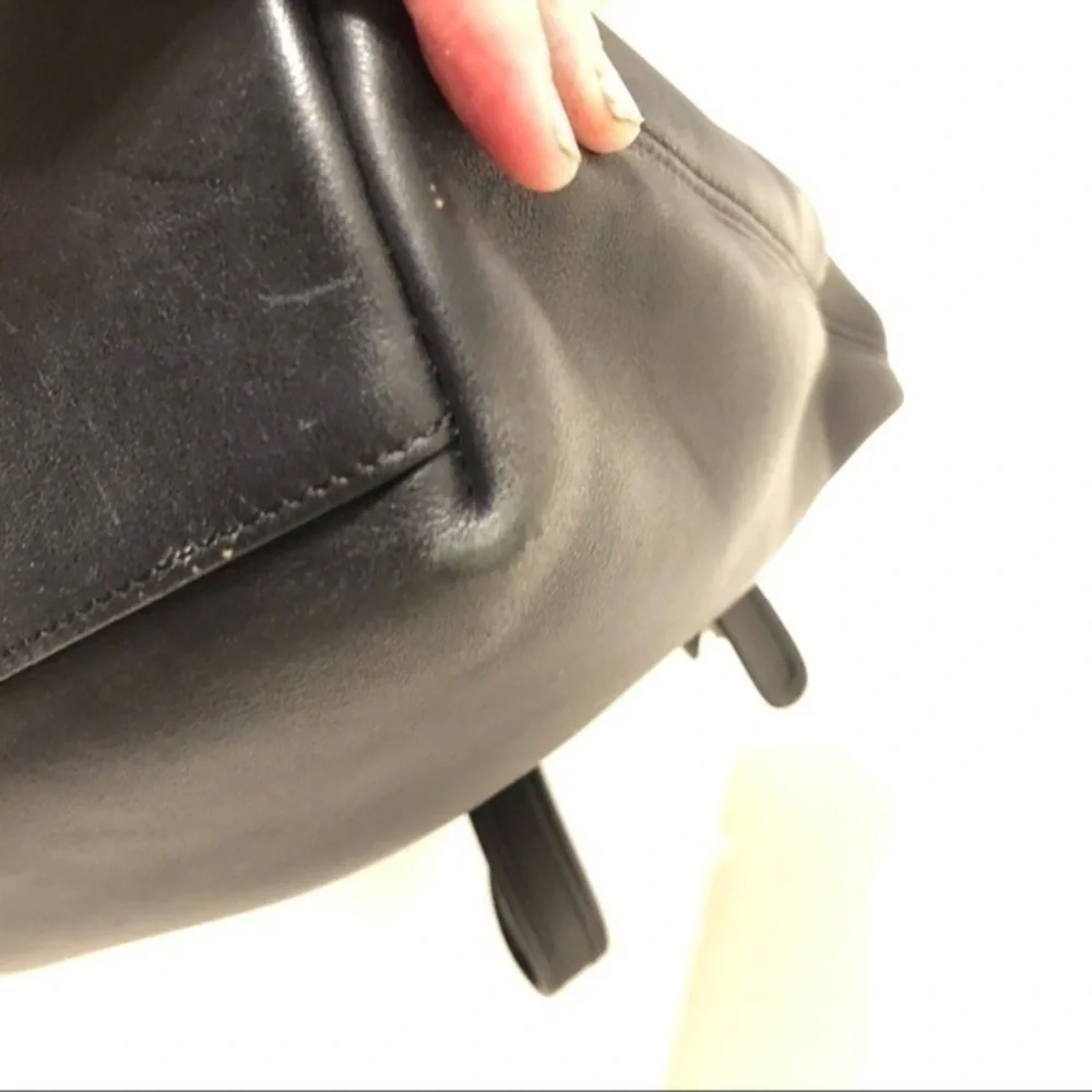 COACH Vintage black leather bag nickel hardware